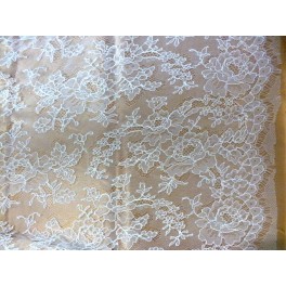 TISSU DENTELLE CHANTILLY BLANC A0068