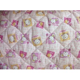 TISSU MATELASSE LA TETE DE SOURIS ET NOUNOURS FOND ROSE TRES PALE A0018